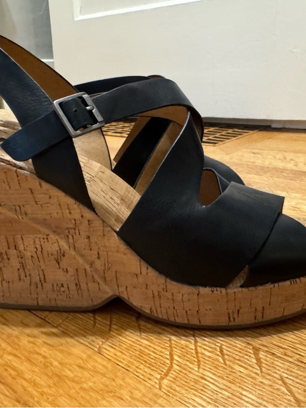 Black Korks Wedge Sandals - Women's Strappy Platform. Size 11